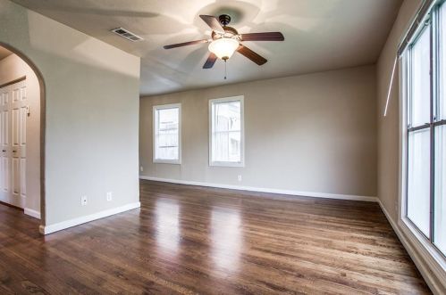 2516 Ryan Ave, Fort Worth TX  76110-2525 exterior