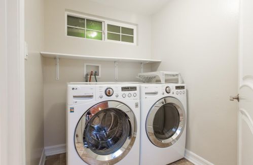 2411 Chevy Chase Dr, Glendale CA  91206-4525 exterior