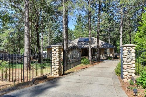 5528 Glen Dr, Michigan Bluff, CA 95631-9745