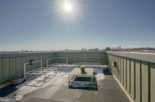 2537 Gordon St, Philadelphia PA 19132-4631 exterior