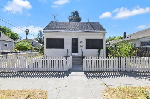 429 7th St, Colusa, CA 95932-2526