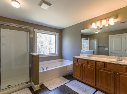 2070 Hatteras Way, Atlanta GA  30318-1083 exterior