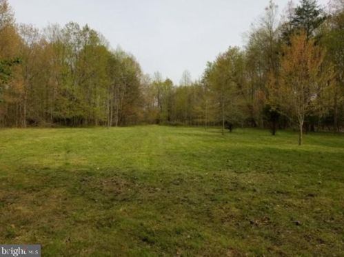 4923 Idlewilde Rd, Shady Side MD 20764-9766 exterior