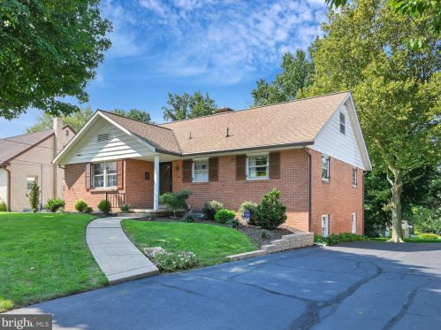 126 King St, Ephrata, PA 17522-1914