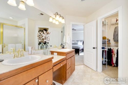 1227 Cres Dr, Fort Collins CO 80526-2917 exterior