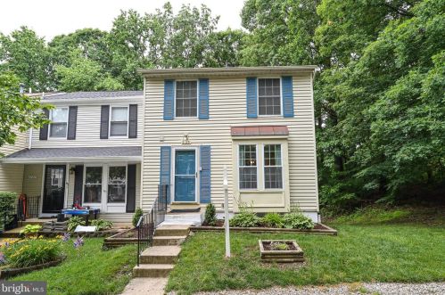 9195 Forest Breeze Ct, Springfield, VA 22152-2155