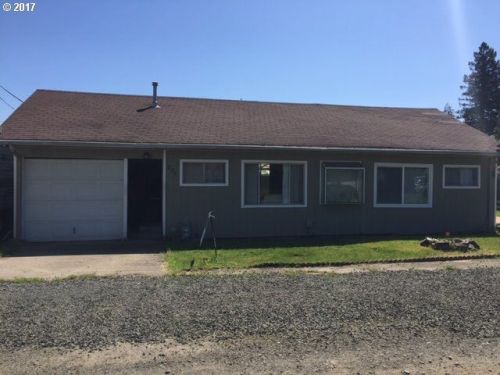 275 4th St, Harrisburg, OR 97446-8717