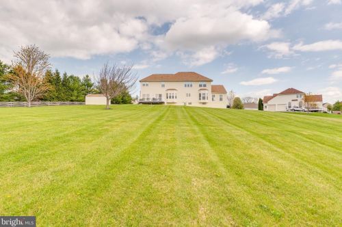 288 Fraser Ct, Charles Town WV  25414-5463 exterior