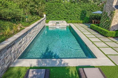 271 Hillside Dr, Atlanta GA  30342-3623 exterior