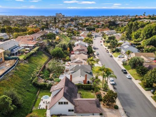5295 Vickie Dr, San Diego, CA 92109-1334