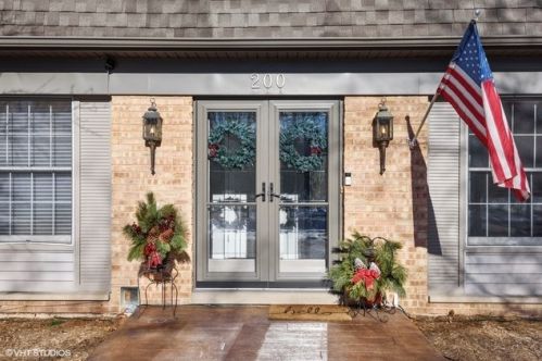 200 Manor Dr, Bannockburn IL  60015-3428 exterior