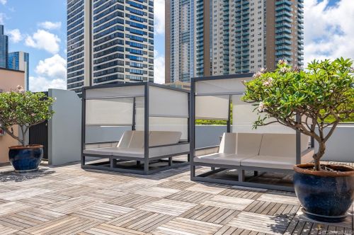 720 Kapiolani Blvd, Honolulu HI  96813-5215 exterior