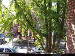 601 Lombard St, Philadelphia PA  19147-1416 exterior