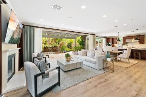 105 Coyote Brush, Irvine CA  92618-8873 exterior