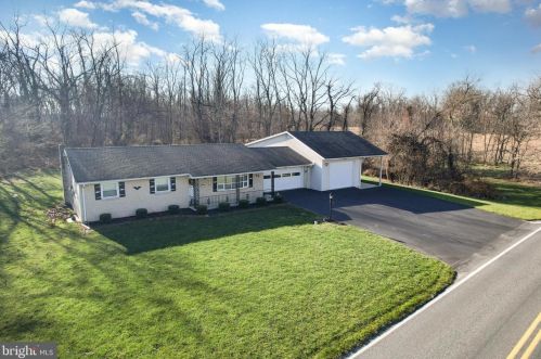 45 Old Stonehouse Rd, Carlisle, PA 17015-9773