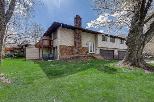 1681 Hickory Hill Dr, Saint Paul MN  55122-2527 exterior