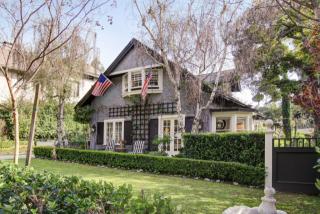 526 La Loma Rd, Pasadena, CA 91105-2443