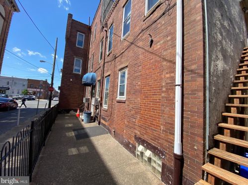 2711 Allegheny Ave, Philadelphia PA  19132-1224 exterior