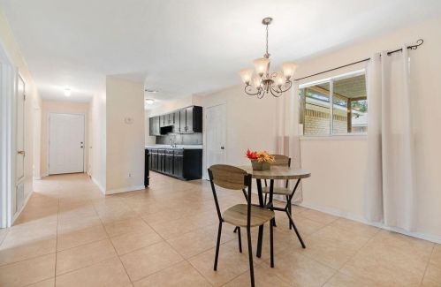 521 Gardenia St, Angleton TX 77515-4865 exterior