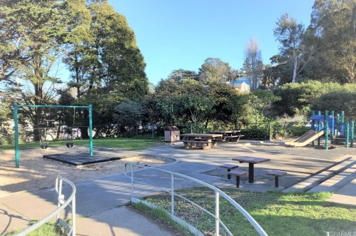 447 Girard St, San Francisco CA 94134-2109 exterior