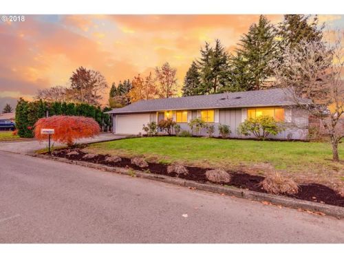 8151 Jennings Ave, Portland OR  97267-5448 exterior