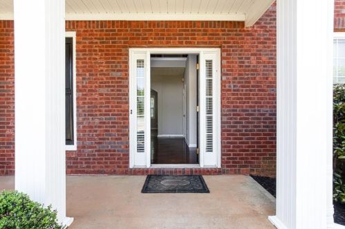 2307 Greenside Dr, Austell, GA 30106-8249