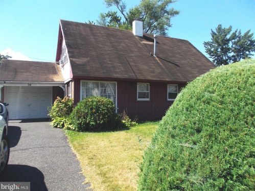 34 Boxwood Ln, Willingboro, NJ 08046-1619