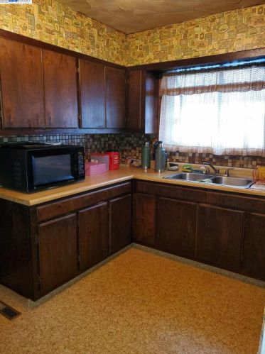 2222 Pomar Vista St, San Leandro, CA 94578-1225