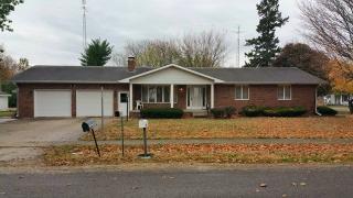 402 East St, Raymond, IL 62560-4905