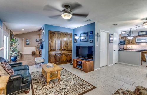 2820 Cliffbrook Dr, Carrollton TX 75007-5709 exterior