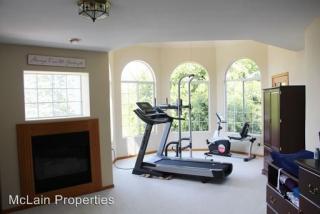 2433 Andersen Ln, Vista CA  92084-5842 exterior