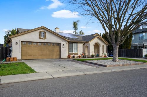 1905 Legend Dr, Modesto, CA 95357-0847