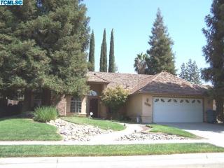 1104 Palm St, Visalia, CA 93292-4098