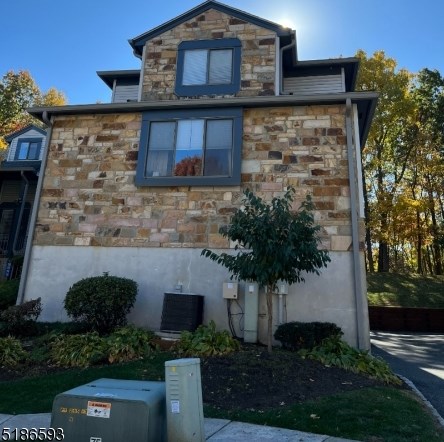 70 Overlook Dr, Hackettstown, NJ 07840-4611