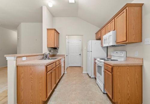 2431 Arbor Ct, Irving TX  75060-6568 exterior