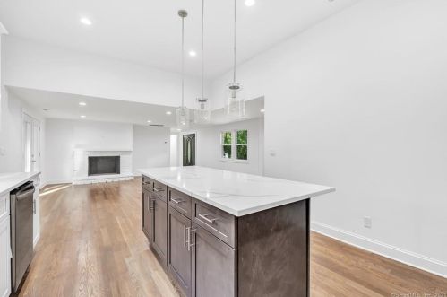 885 Main St, Upper Stepney CT  06468-2811 exterior