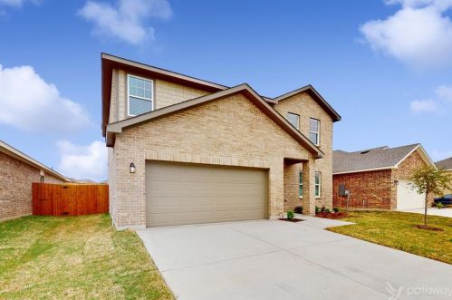 8404 Hawkview Dr, Fort Worth TX  76179-4362 exterior