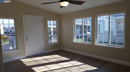 28389 Bradshire Rd, Hayward, CA 94545-4817