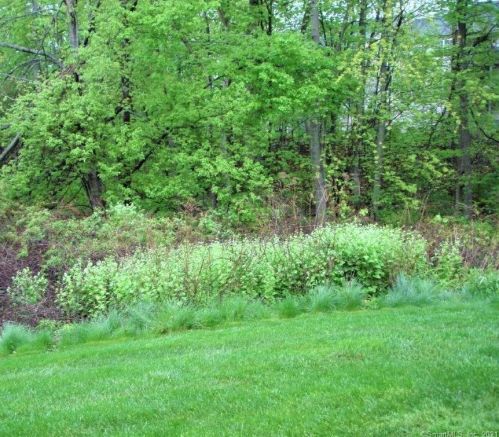 3 Forest Glen Cir, Middletown CT  06457-6605 exterior