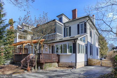 246 College St, Carlisle PA  17013-3754 exterior