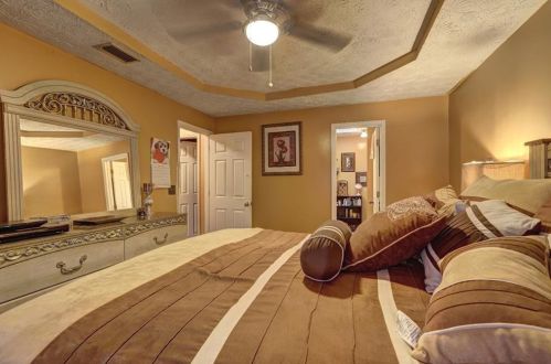 6786 Bent Crk Dr, Rex GA 30273-2100 exterior