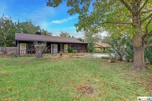 914 Benchmark Trl, Morgans Point, TX 76513-6240