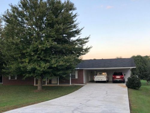250 Indian Mound Cir, Jacksboro, TN 37757-2102