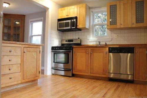 34 Kingsley Ave, Waterbury, CT 06762-3126