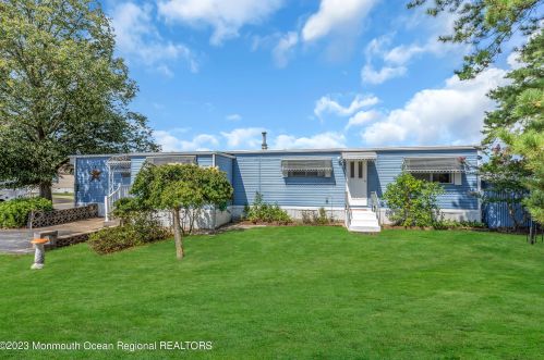 141 Woodchuck Pkwy, Lakehurst, NJ 08759-3648