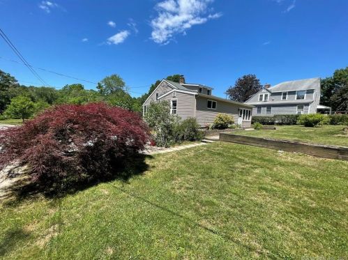 11 Village St, Deep River CT  06417-1720 exterior