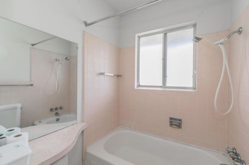 1811 Pleasant Run Rd, Carrollton TX 75006-7539 exterior