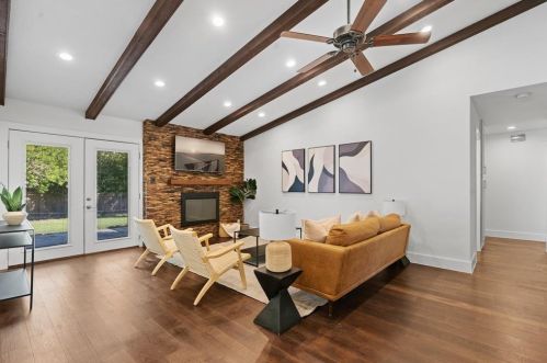 6608 Betty Cook Dr, Austin TX  78723-3313 exterior