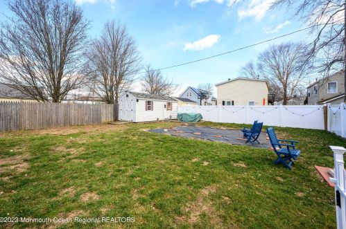 22 Bay Ave, Middletown NJ  07748-5711 exterior