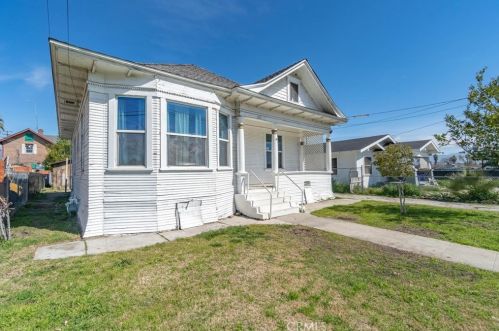696 8th St, San Bernardino, CA 92410-2917